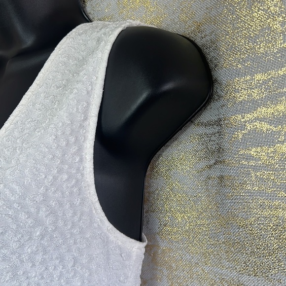 Joseph Ribkoff Off White Textured Camisole Style Top Size 10 - Picture 6 of 13